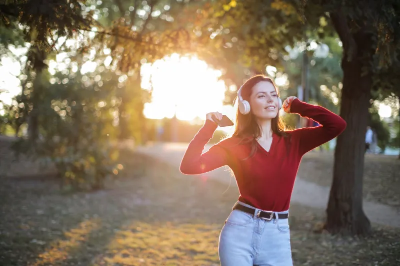 Warm Frequencies: The Songs That Sound Exactly Like Indian Summer Feels